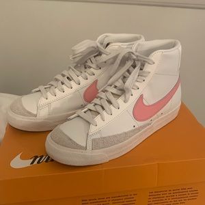 Nike Blazer Mid 77 Pink
